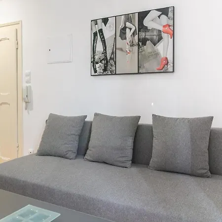 In The Heart Of Bairro Alto Appartamento
