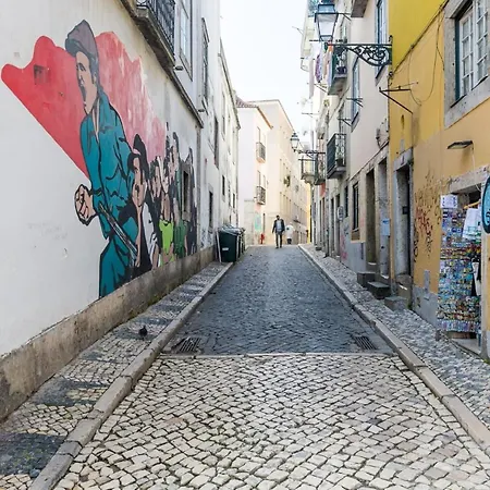 In The Heart Of Bairro Alto Apartment *